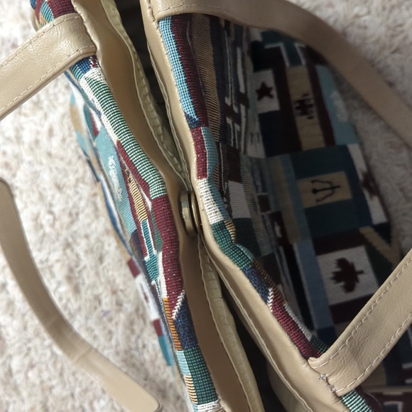 Flag Vacation Travel Purse - Picture 10 of 15